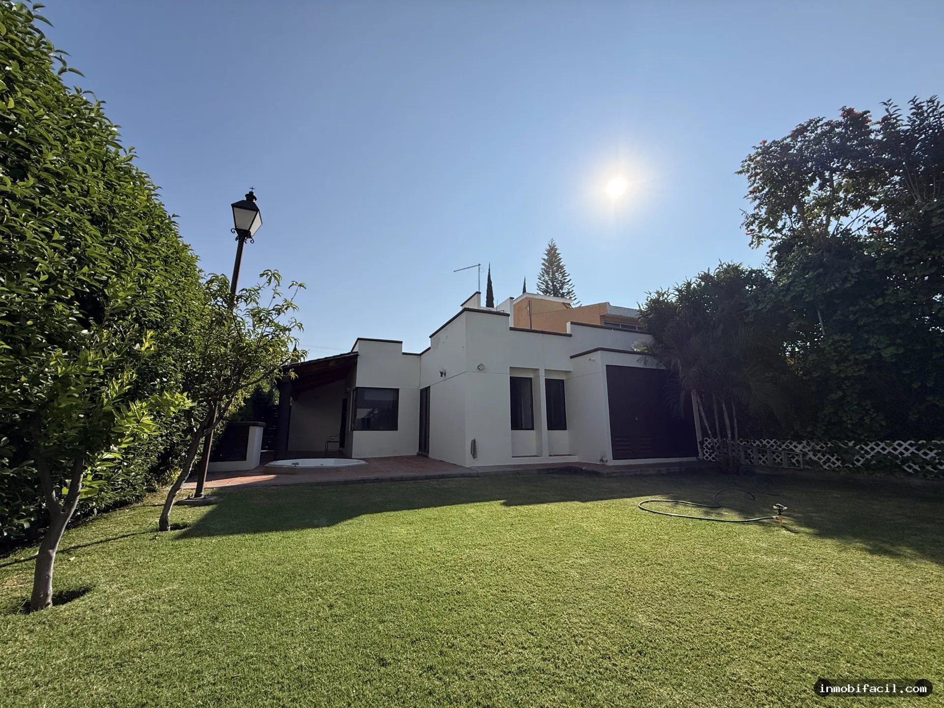 Foto 23 de Casa de Descanso en El Cristo con Acción de Golf, Jacuzzi y Amplio Jardín | 396 m2 de Terreno