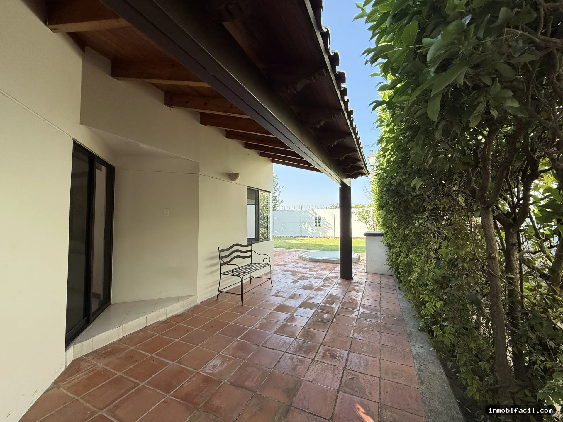 Foto 25 de Casa de Descanso en El Cristo con Acción de Golf, Jacuzzi y Amplio Jardín | 396 m2 de Terreno