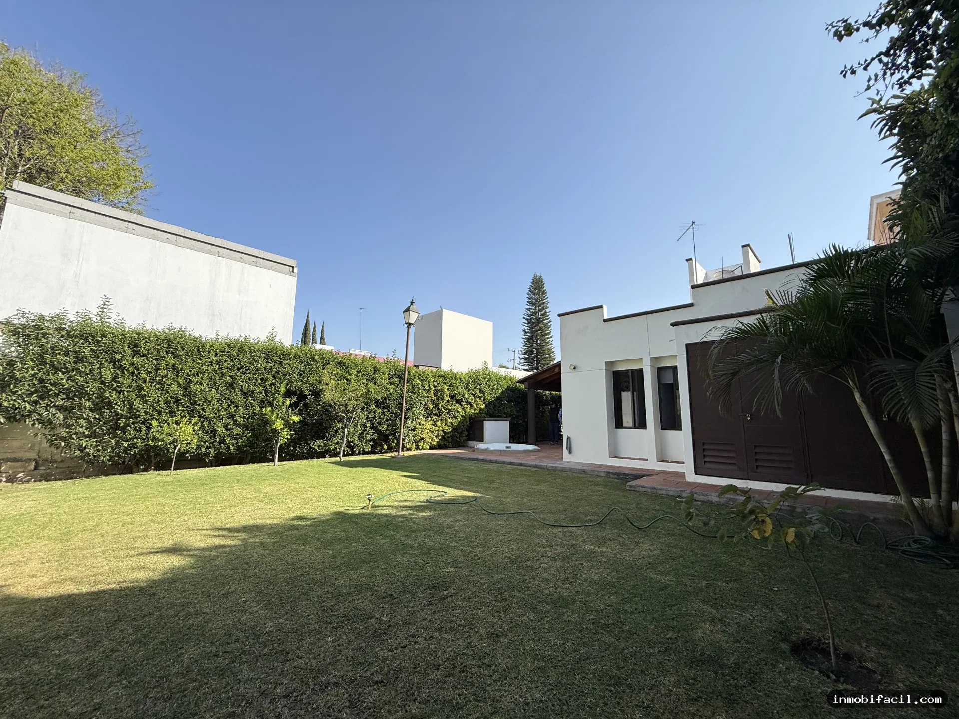 Foto 21 de Casa de Descanso en El Cristo con Acción de Golf, Jacuzzi y Amplio Jardín | 396 m2 de Terreno