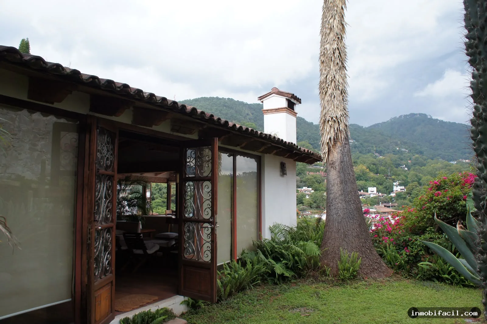 Foto 8 de Espectacular residencia amueblada con vista al lago en Valle de Bravo
